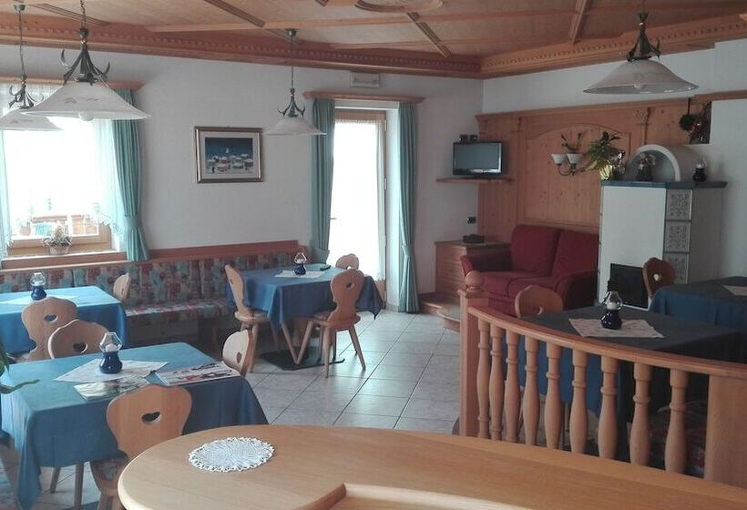 בית מלון כפרי Garni Astor