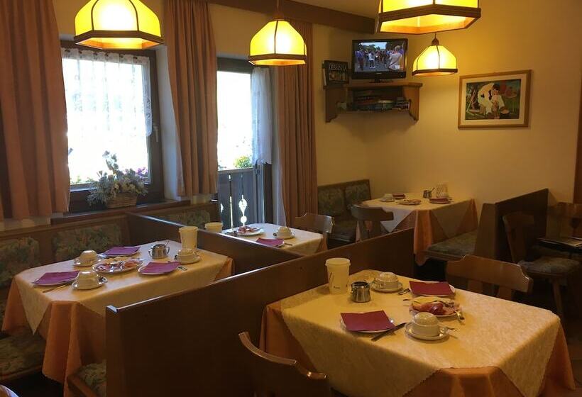 בית מלון כפרי Garni Astor