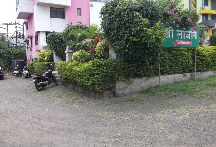 Hotel Samruddhi And Shree Inn Lodge