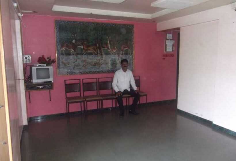 Hotel Samruddhi And Shree Inn Lodge