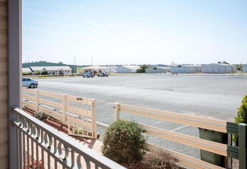 ホテル Skylodge Temora