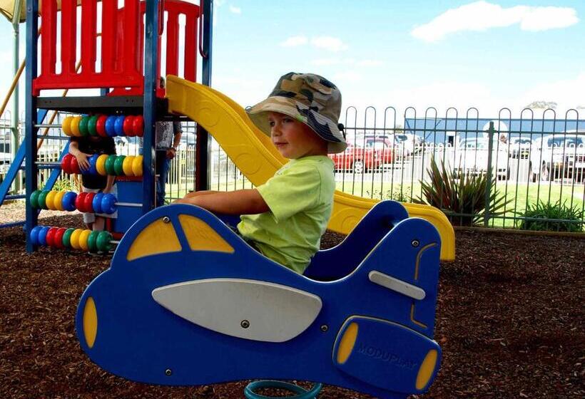 ホテル Skylodge Temora