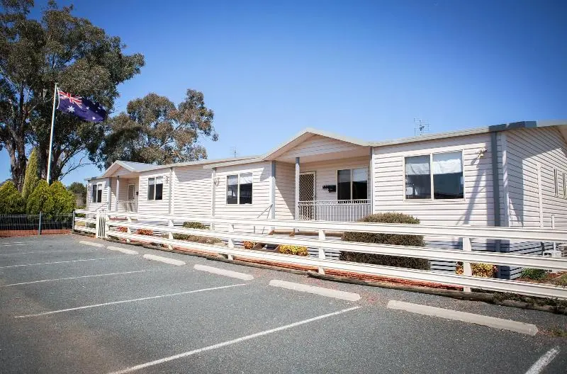 ホテル Skylodge Temora