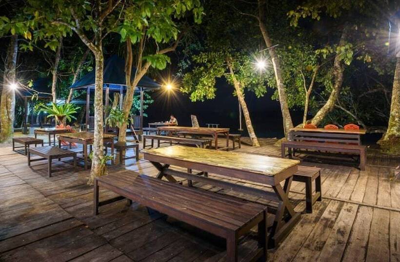 بنسيون Waigeo Villa