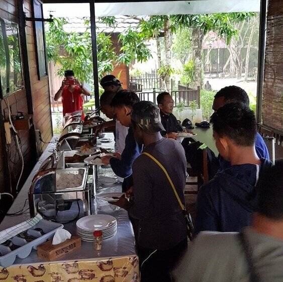 بنسيون Waigeo Villa