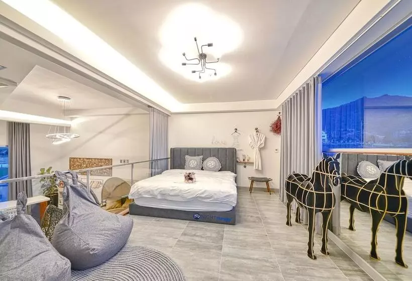 Seogwipo Dawa Pool Villa Pension