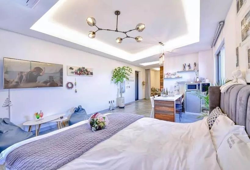 Seogwipo Dawa Pool Villa Pension