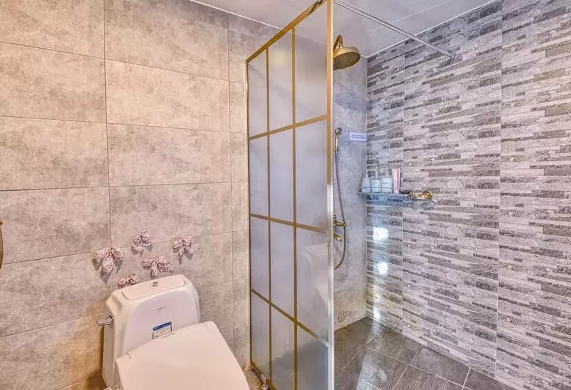Seogwipo Dawa Pool Villa Pension