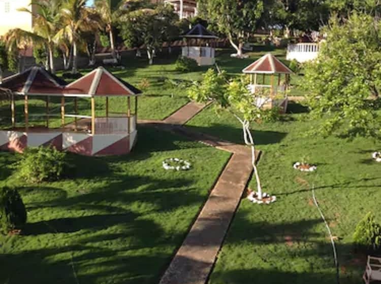 هتل Paradise Reggae Resort