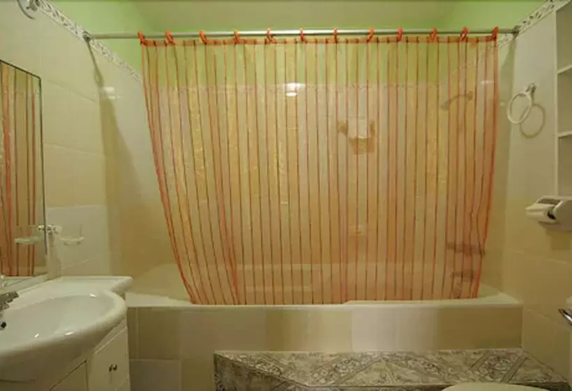 هتل Paradise Reggae Resort