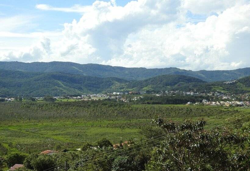 هتل Pousada Colina Verde
