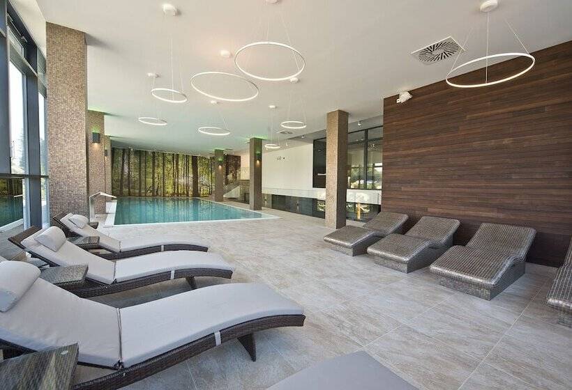 Lesna – Adult Friendly