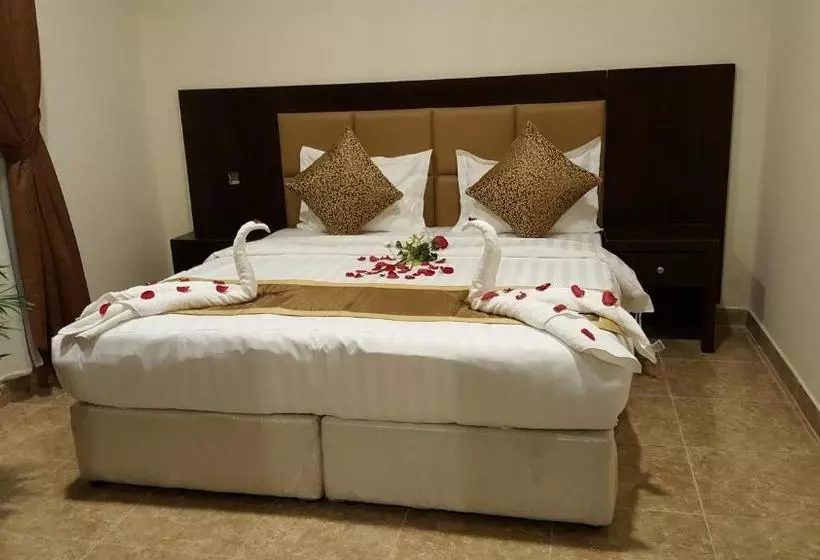 Lina Park  Suites 2