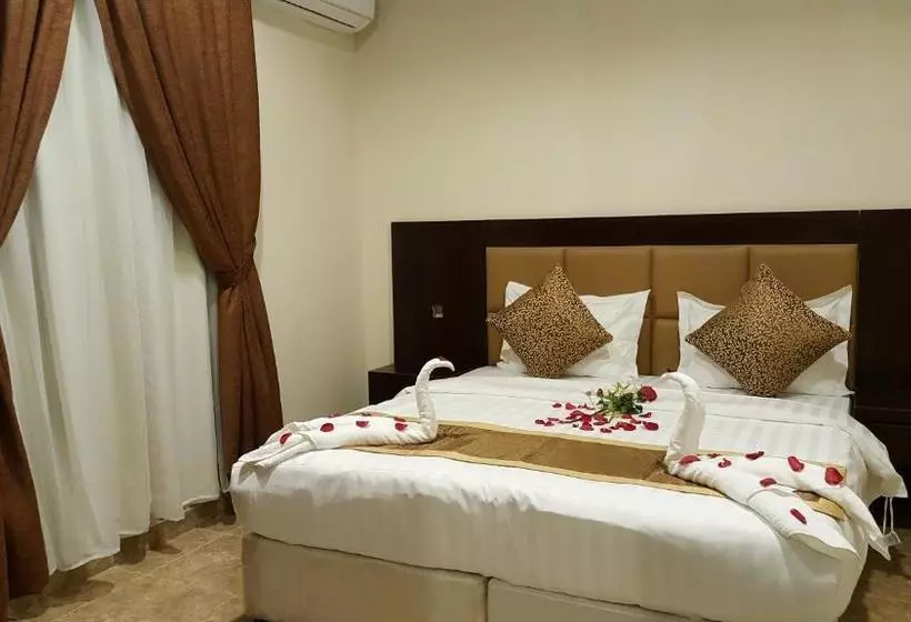 Lina Park  Suites 2