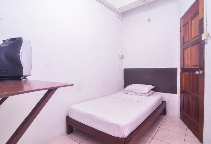 فندق على الطريق Spot On 89622 Onestar Lodge