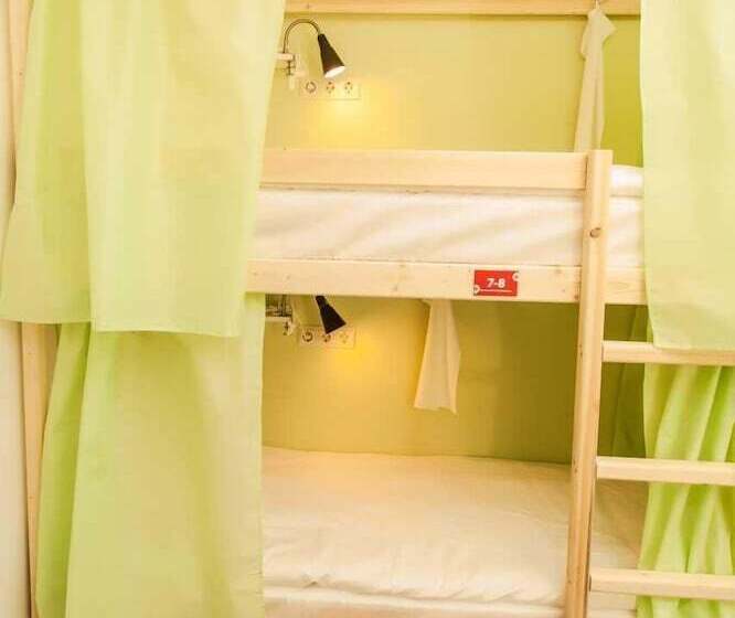 «very Center» Hostel