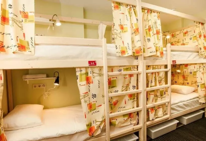 «very Center» Hostel