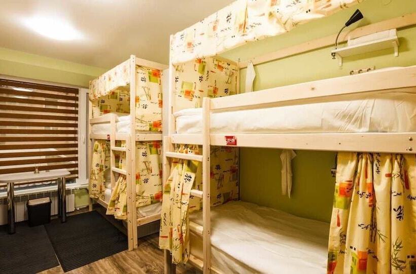 «very Center» Hostel