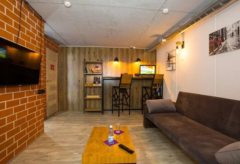 «very Center» Hostel