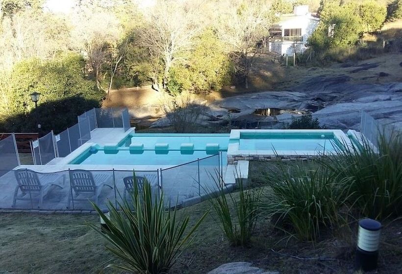 Bed & Breakfast Cabañas Solar De Piedra