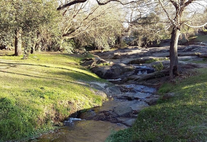 Bed & Breakfast Cabañas Solar De Piedra