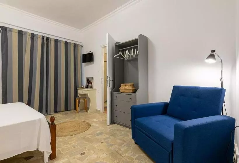 Denise Studios And Apartments