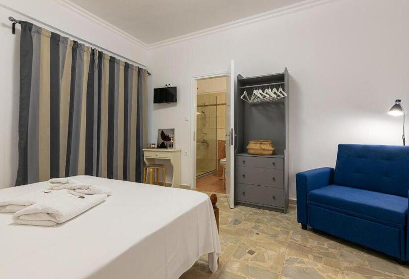 Denise Studios And Apartments