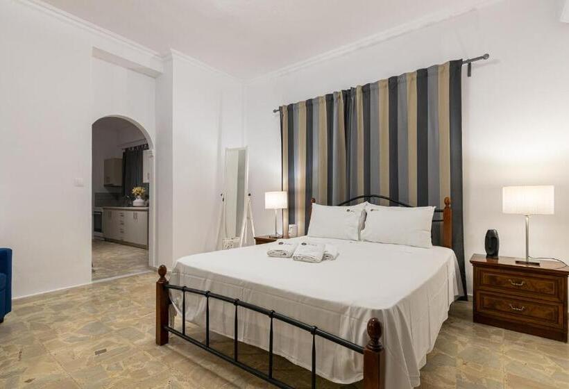 Denise Studios And Apartments