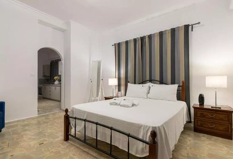 Denise Studios And Apartments