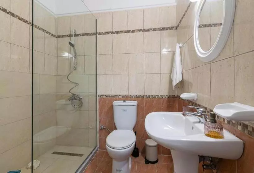 Denise Studios And Apartments