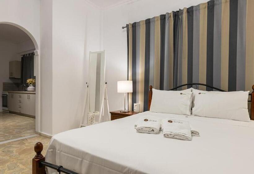 Denise Studios And Apartments