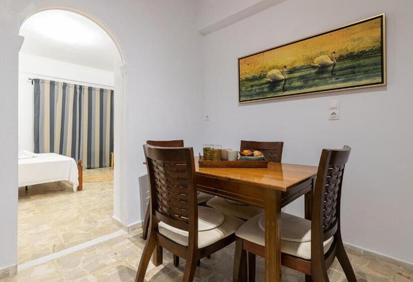 Denise Studios And Apartments