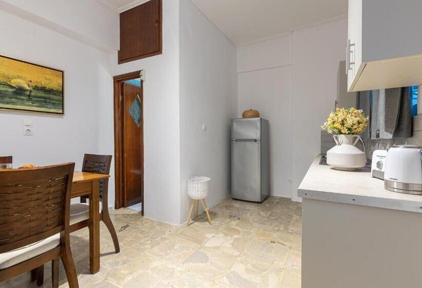 Denise Studios And Apartments