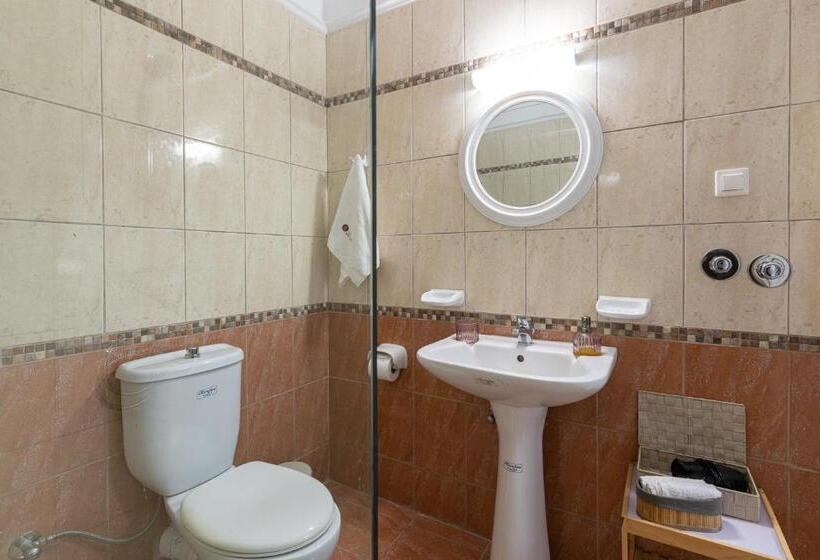 Denise Studios And Apartments