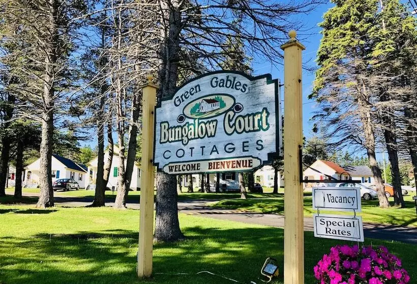 Green Gables Bungalow Court