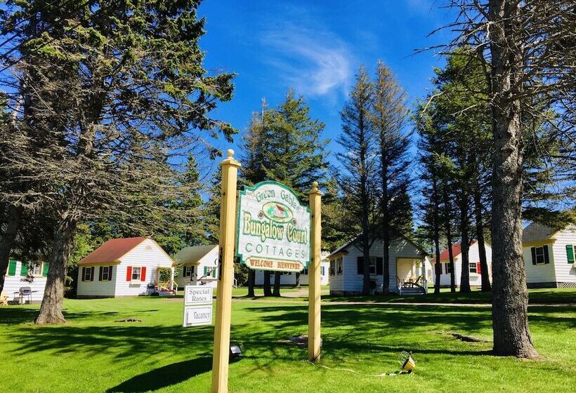 Green Gables Bungalow Court