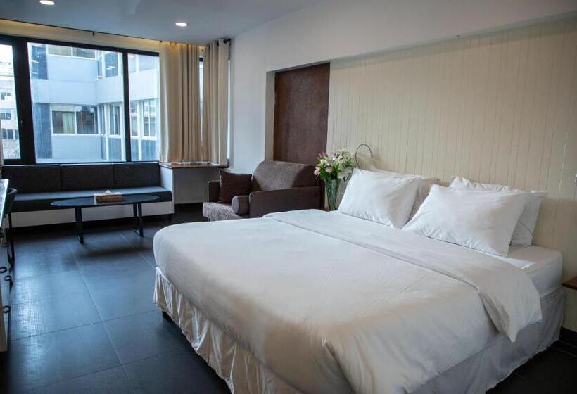 هتل Hamra Urban Gardens