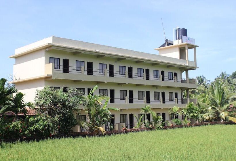 Hotelli OYO 9586 near Arambol Beach