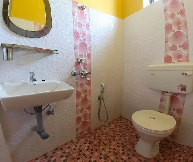 ホテル Regina Residency Cottages
