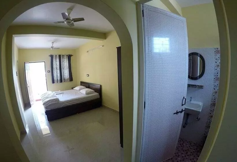 ホテル Regina Residency Cottages