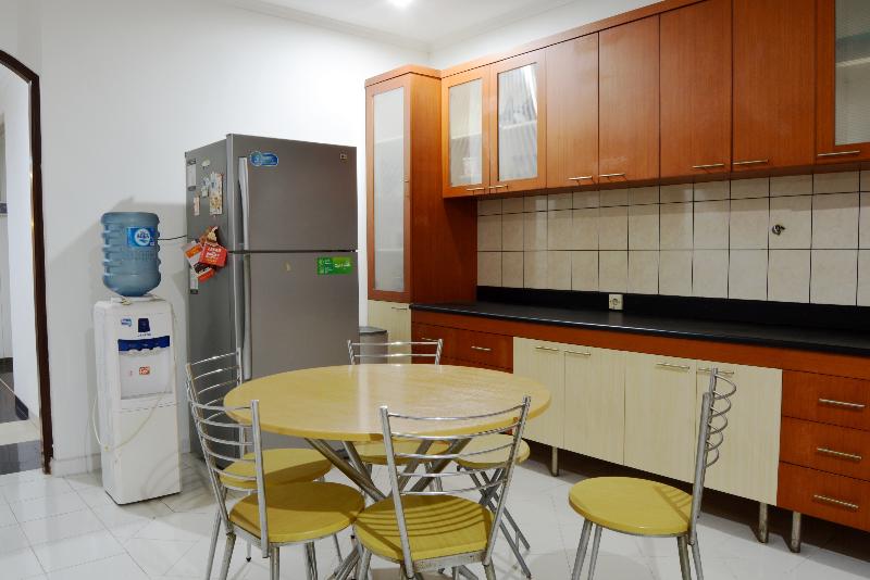 Hotel Zen Rooms Chic Home Kemang