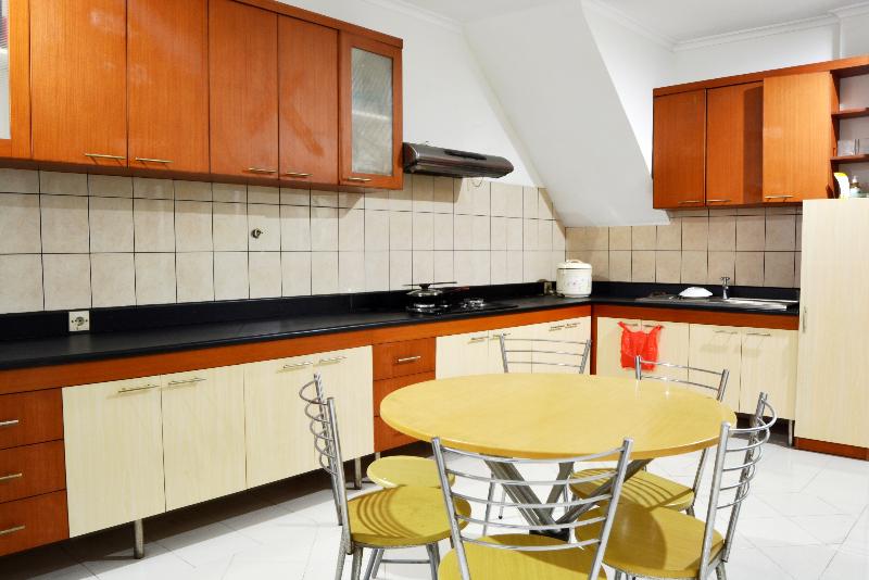 Hotel Zen Rooms Chic Home Kemang