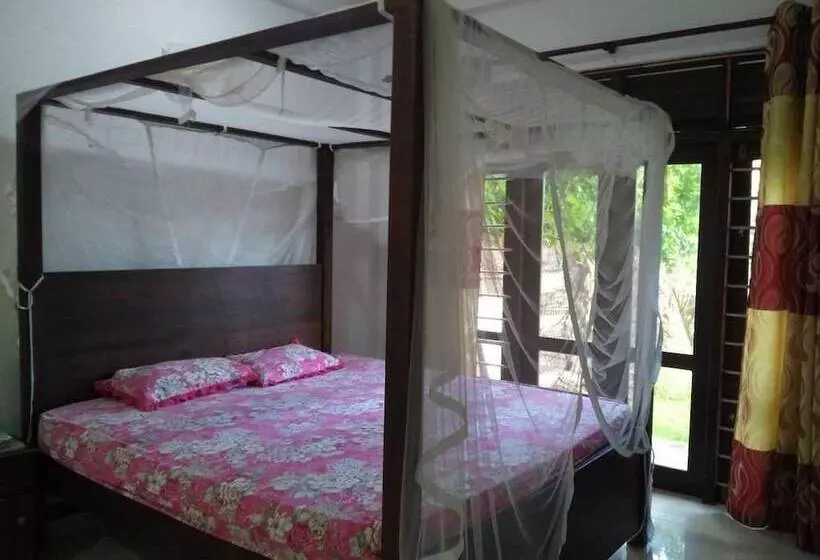 Majatalo Nishan Surf Inn