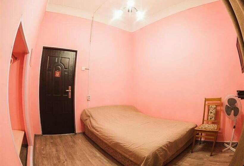 بنسيون Old Flat Guest House On Ligovskiy