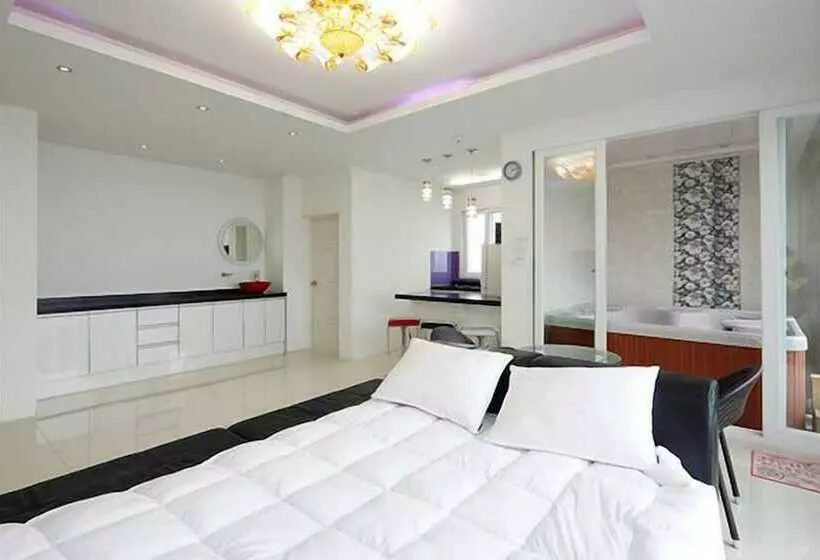 Pohang Sea Shore Pension