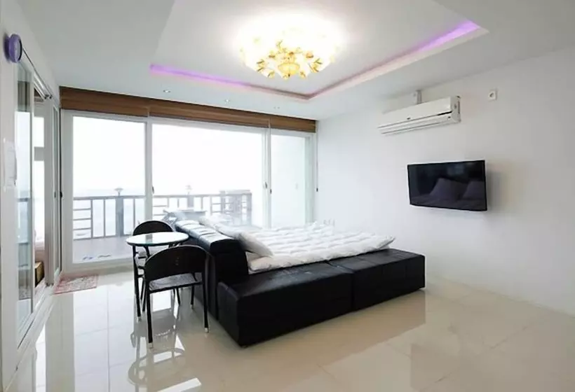 Pohang Sea Shore Pension