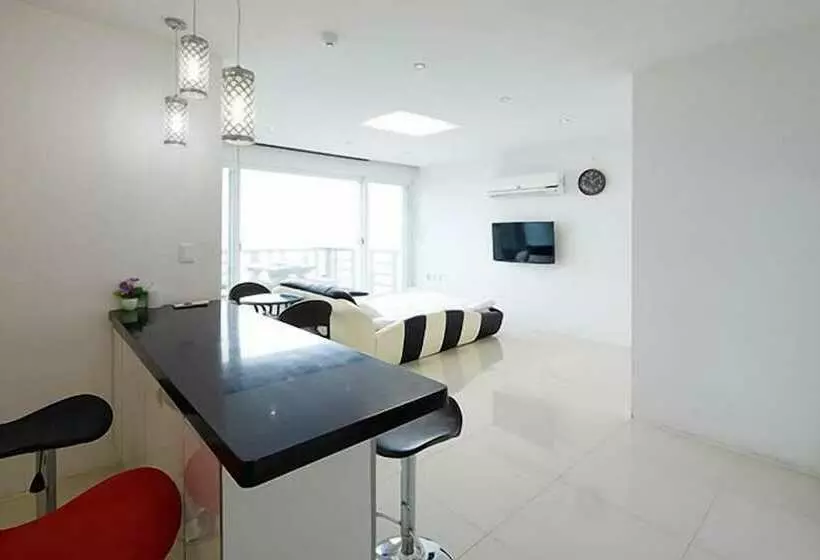 Pohang Sea Shore Pension