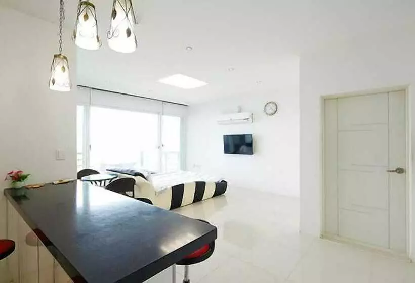 Pohang Sea Shore Pension