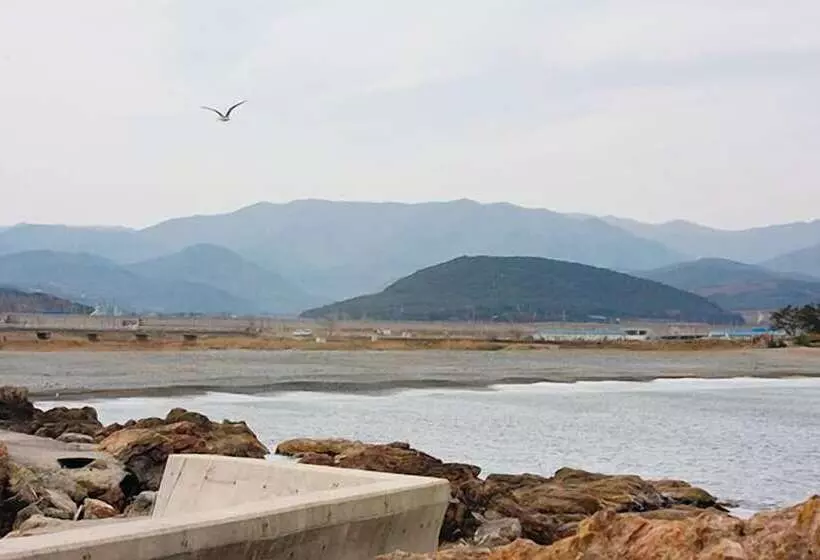 Pohang Sea Shore Pension