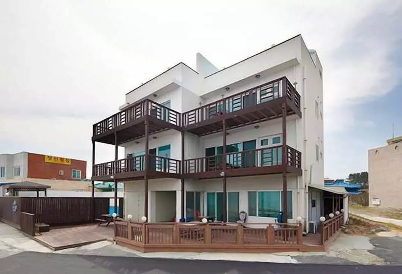 Pohang Sea Shore Pension